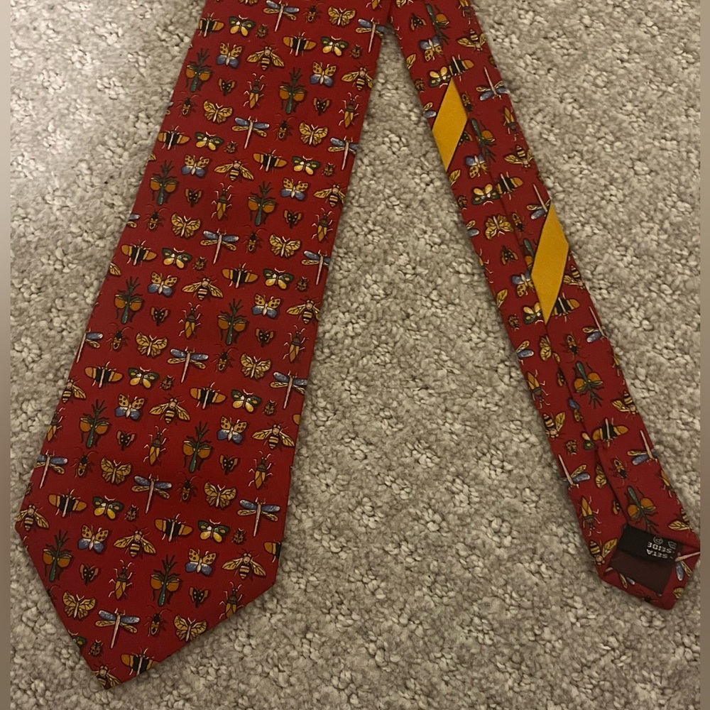 Salvatore Ferragamo men’s luxury tie